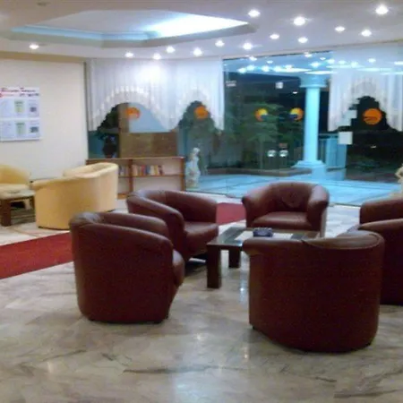 Hotel Neray 2*